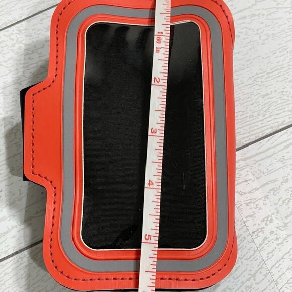 GEMS Pink Universal Fitness Armband - Picture 3 of 4